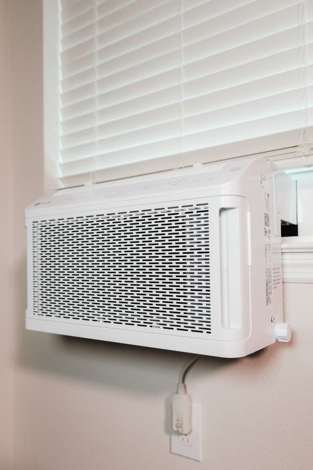A friendly, NATE-certified Summit Comfort technician.